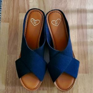 Madeline size 8 wedges